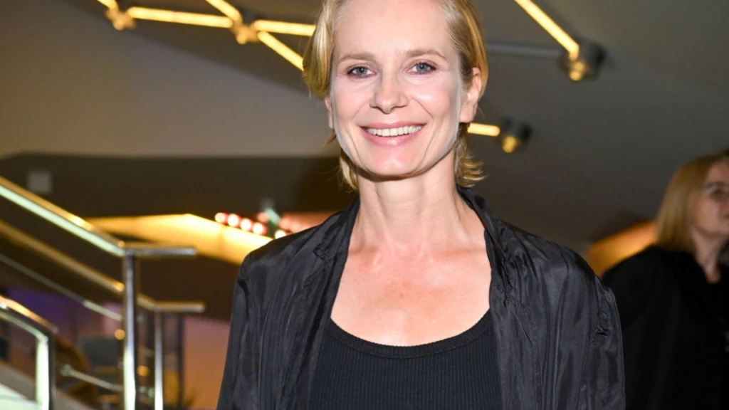 Magdalena Cielecka w pięknej kreacji na Festiwalu Polskich Filmów Fabularnych Magdalena Cielecka w pięknej kreacji na Festiwalu Polskich Filmów Fabularnych