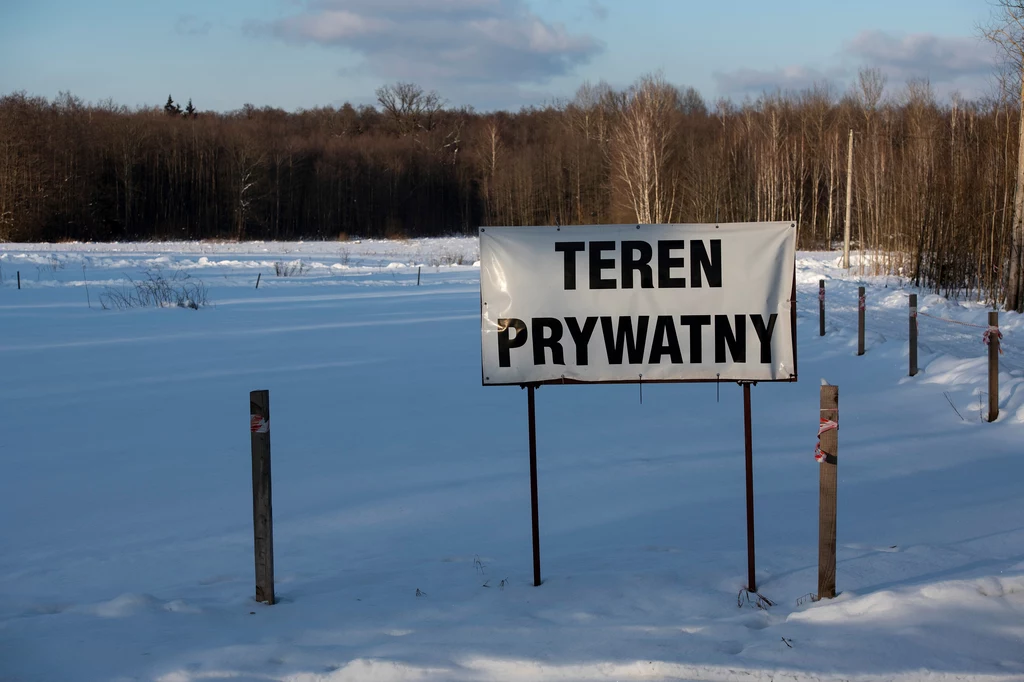 Czy znak teren prywatny rzeczywiście oznacza zakaz wjazdu?