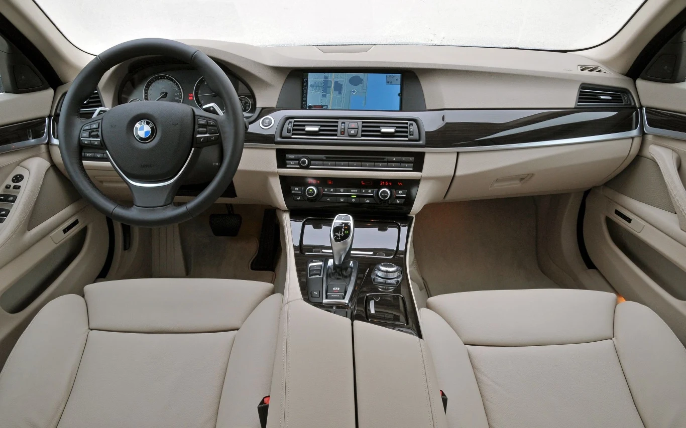 System multimedialny iDrive to jeden z najwygodniejszych w obsłudze System multimedialny iDrive to jeden z najwygodniejszych w obsłudze