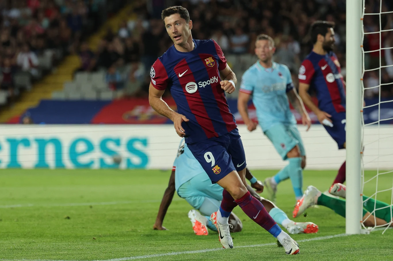 Robert Lewandowski w meczu FC Barcelona - Royal Antwerp