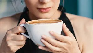 Dodaj kilka kropel do kawy. Pobudzi jak nigdy i pomoże schudnąć