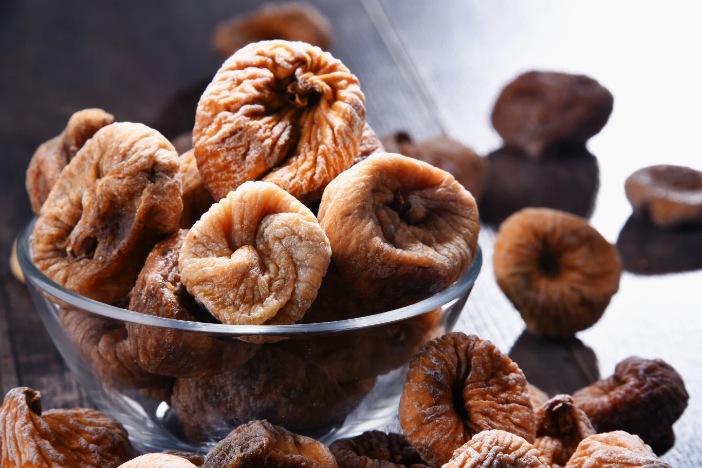 Na zaparcia suszone figi są lepsze od śliwek. Jedz też przy infekcji lub w sytuacjach stresujących