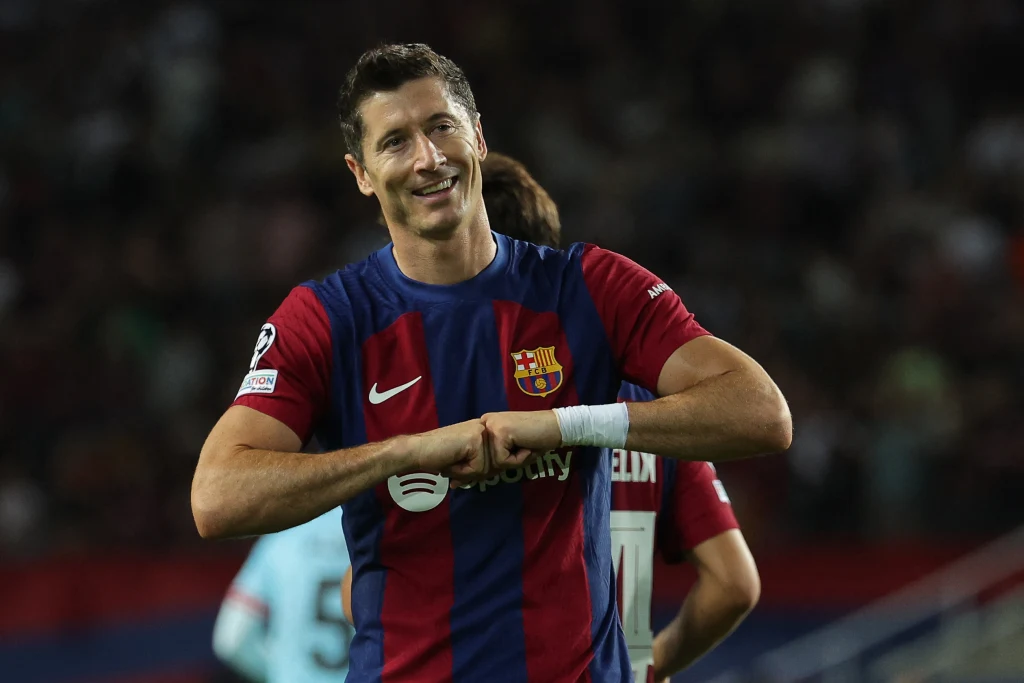 Robert Lewandowski podczas meczu Ligi Mistrzów w barwach FC Barcelona Robert Lewandowski podczas meczu Ligi Mistrzów w barwach FC Barcelona