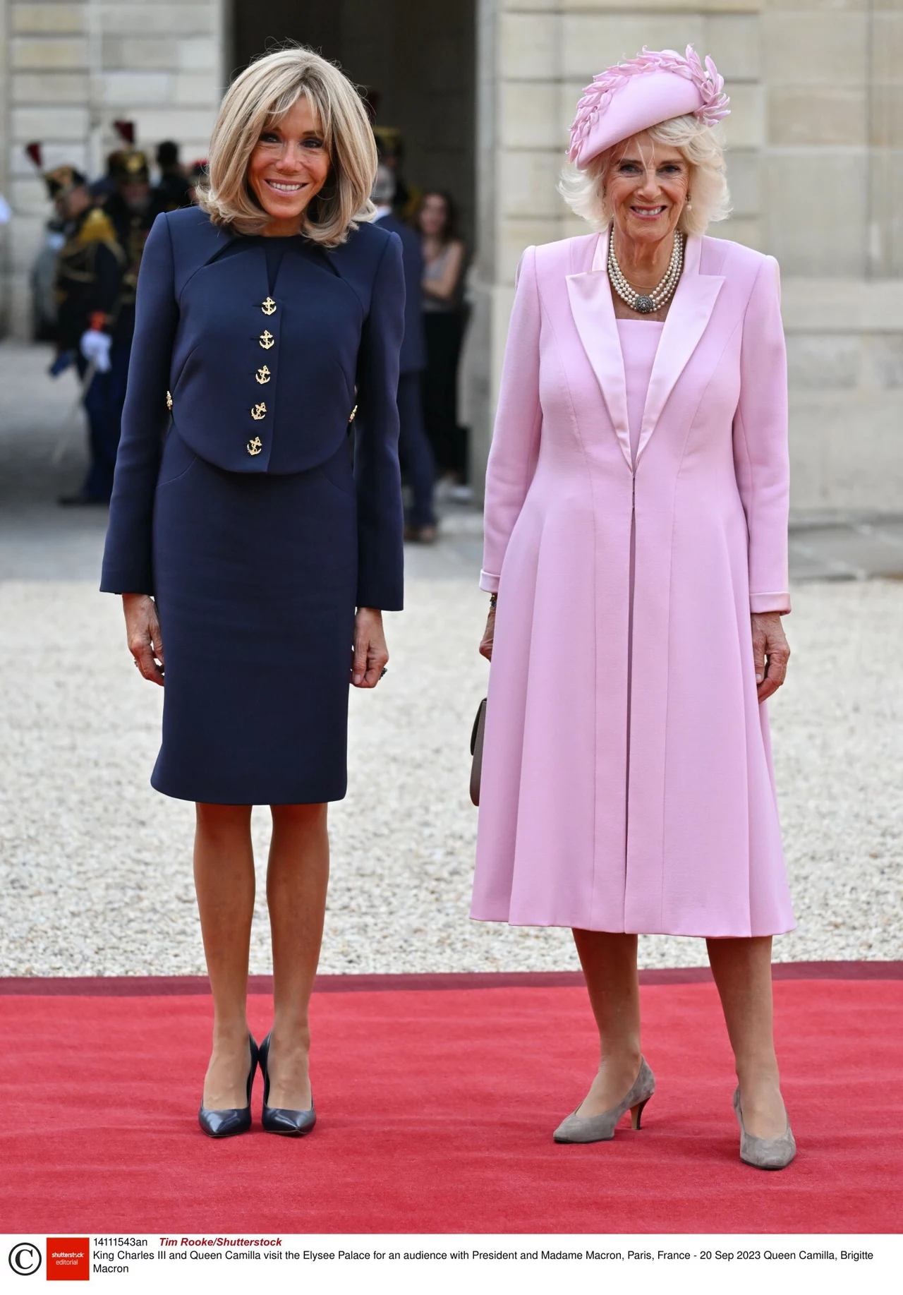 Królowa Camilla i Brigitte Macron zachwyciły stylizacjami. Postawiły na elegancję