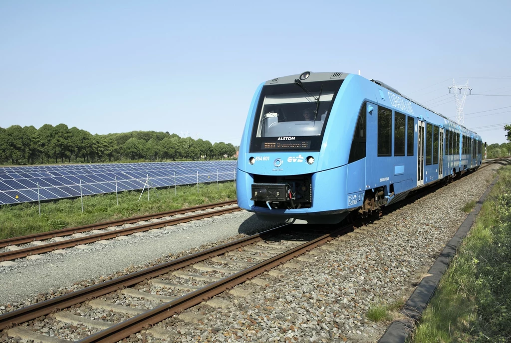 Badacze testują potencjał wykorzystania paneli PV na torach kolejowych
