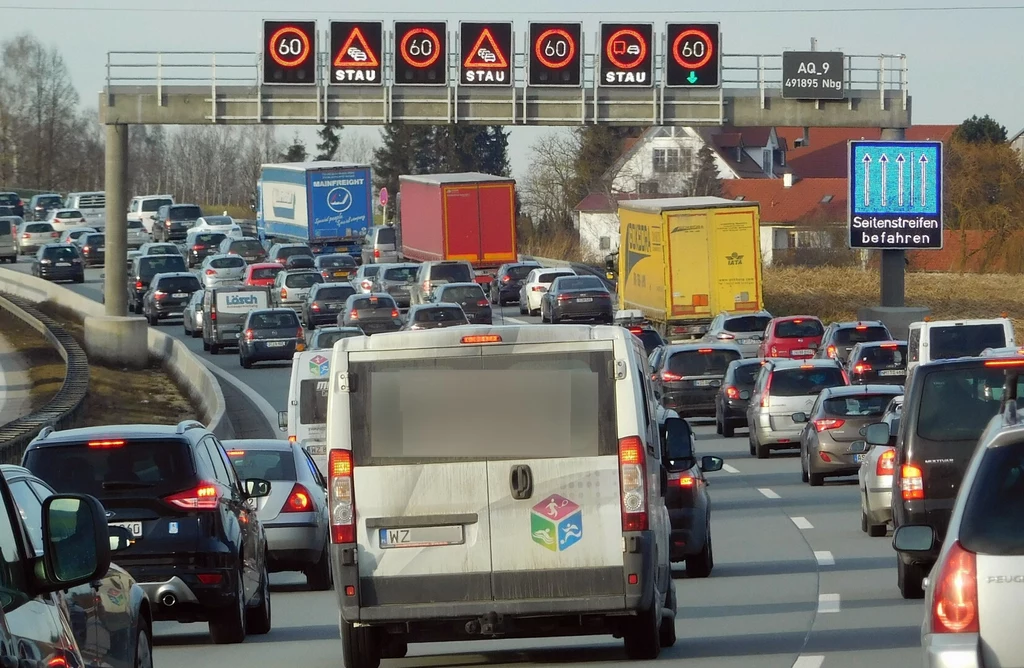 Tegoroczne wakacje przyniosły rekordową liczbę korków w Niemczech. W sumie kierowcy przestali w nich aż 12 lat