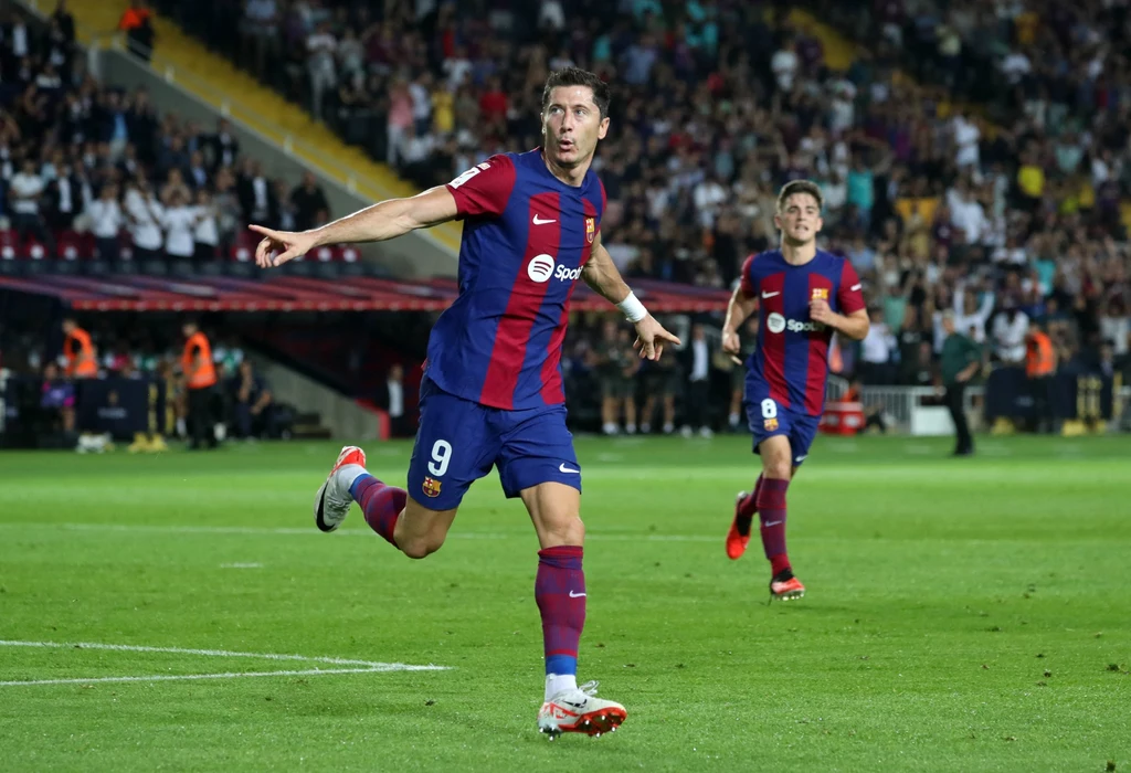 Robert Lewandowski (FC Barcelona) Robert Lewandowski (FC Barcelona)