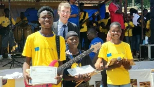 Uczniowie African Music School 