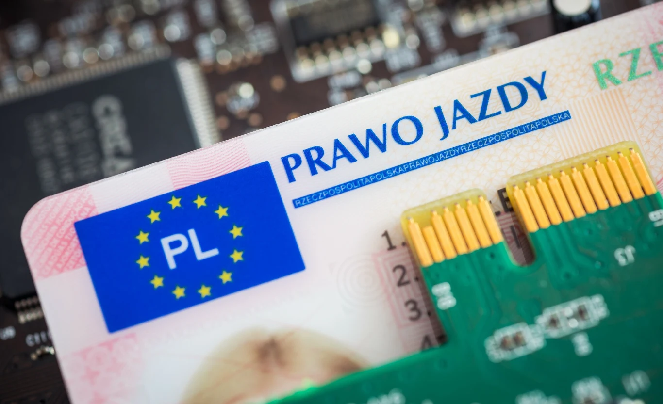 Do grudnia trwać będzie dyskusja nad kształtem czwartej unijnej rezolucji w sprawie praw jazdy. Część zgłoszonych poprawek eksperci oceniają jako "absurdalne" Do grudnia trwać będzie dyskusja nad kształtem czwartej unijnej rezolucji w sprawie praw jazdy. Część zgłoszonych poprawek eksperci oceniają jako "absurdalne"