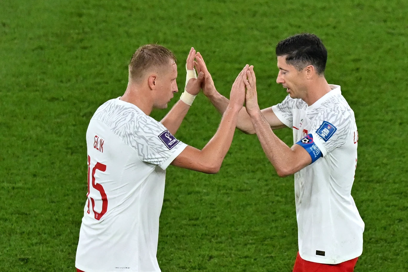 Kamil Glik i Robert Lewandowski