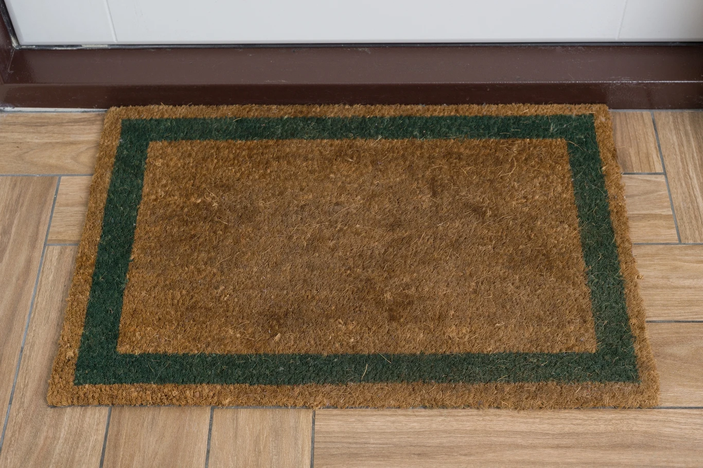 Liście laurowe schowane pod wycieraczką mają odstraszać złe moce