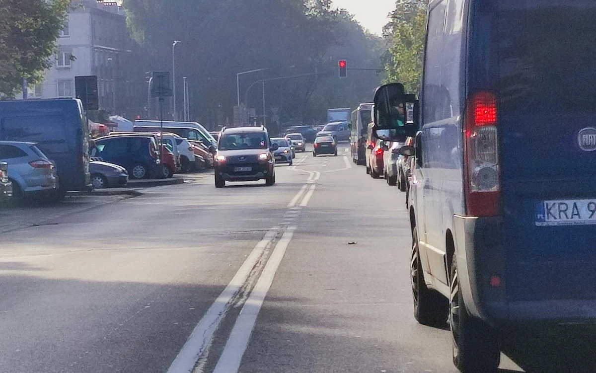 Np. w Krakowie, ale też wielu innych miastach, komunikacja miejska jest za darmo. Np. w Krakowie, ale też wielu innych miastach, komunikacja miejska jest za darmo.