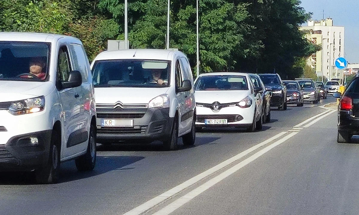 Wystarczy wsiadać i jechać, nie trzeba mieć dokumentów w rodzaju dowodu rejestracyjnego Wystarczy wsiadać i jechać, nie trzeba mieć dokumentów w rodzaju dowodu rejestracyjnego