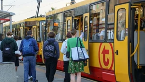 Zamień auto na autobus. Dziś dzień bez samochodu i bez biletu