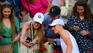 Niewiarygodne, do czego są zdolni fani Świątek. Polka rozchwytywana w Tokio