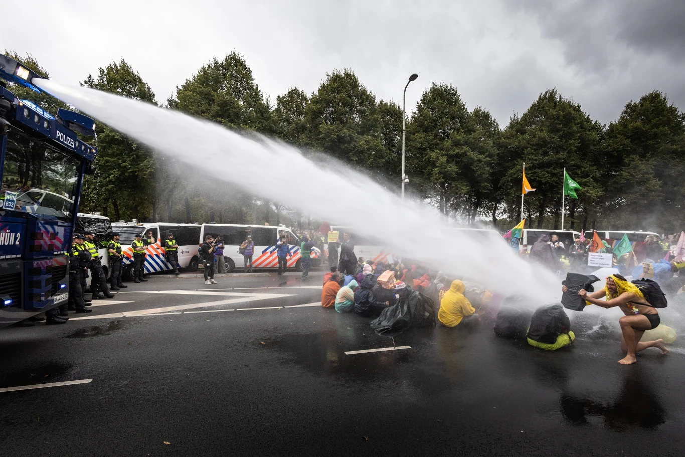Extinction Rebellion blokuje autostradę A12 w Hadze