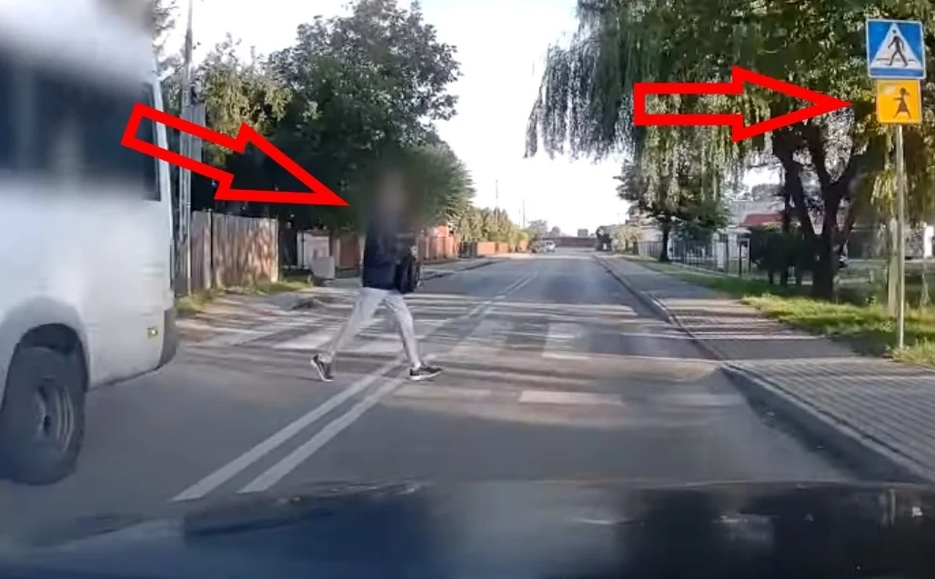 17-latek wszedł na przejście zza autobusu 17-latek wszedł na przejście zza autobusu