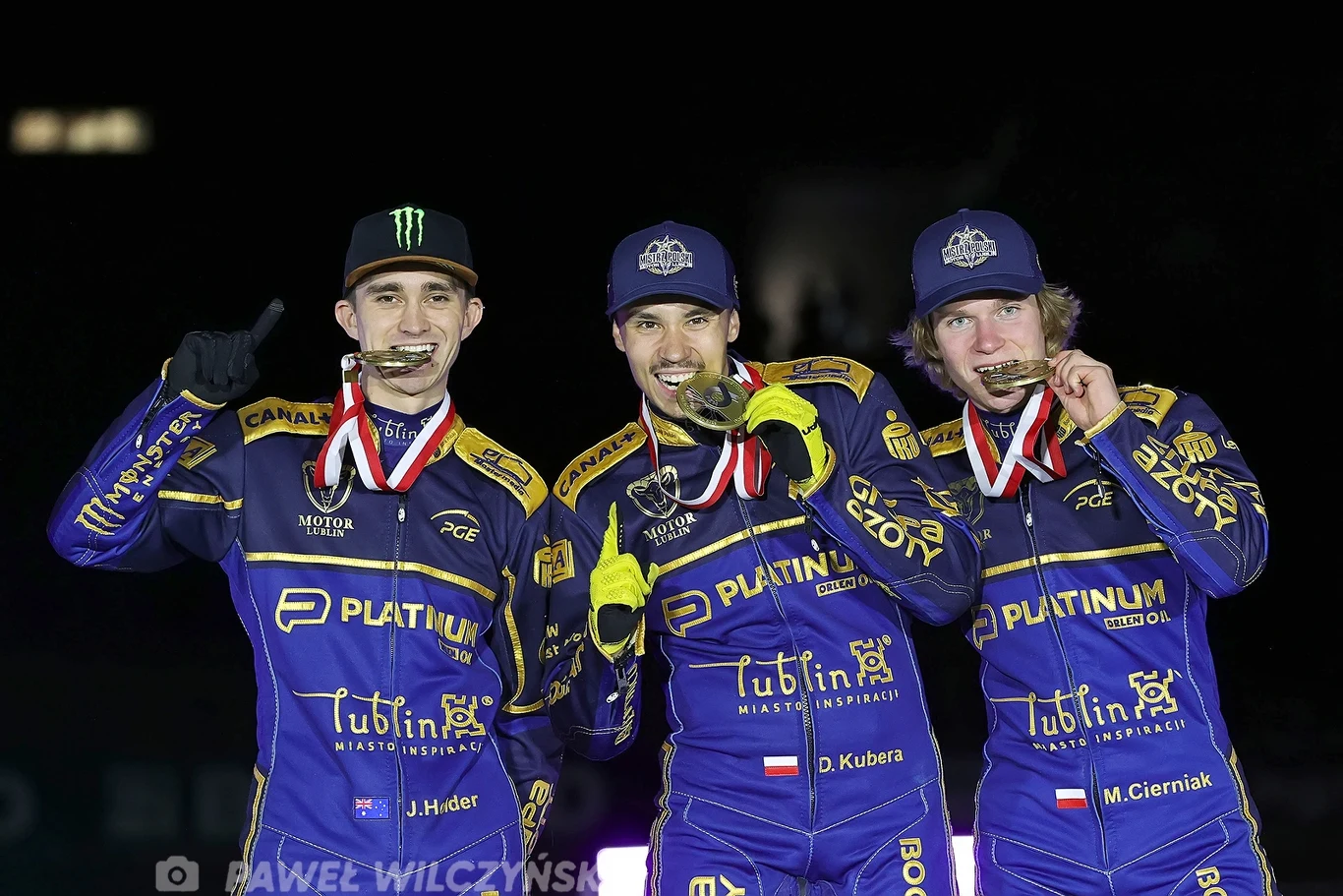 Jack Holder, Dominik Kubera, Mateusz Cierniak ze złotymi medalami DMP