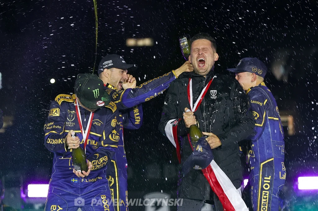 Jakub Kępa i Bartosz Zmarzlik fetują złoto DMP Jakub Kępa i Bartosz Zmarzlik fetują złoto DMP