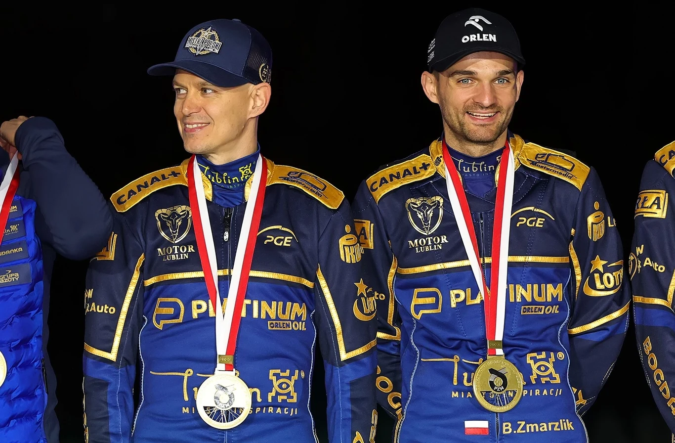 Jarosław Hampel i Bartosz Zmarzlik ze złotymi medalami w sezonie 2023.