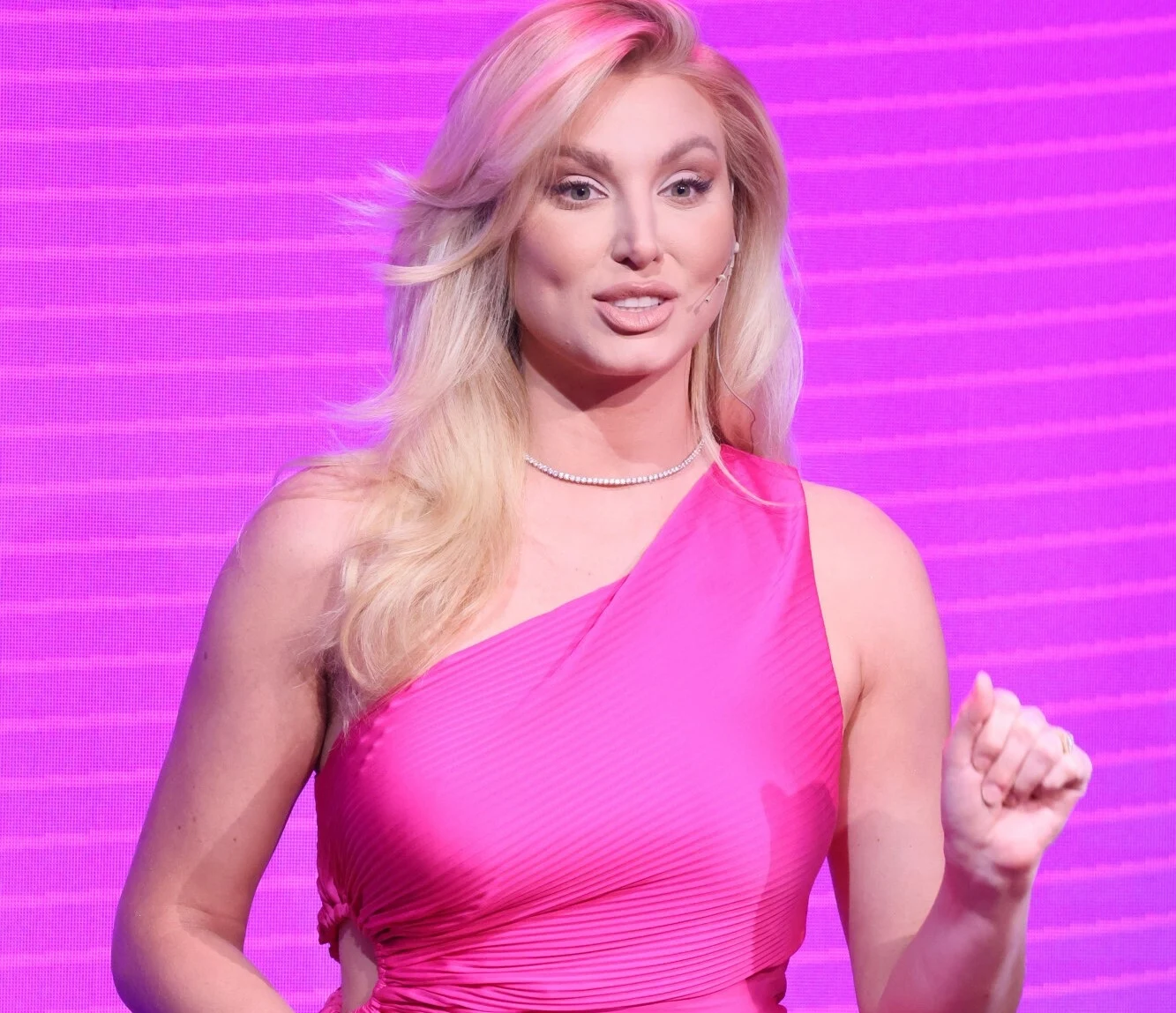 Karolina Pjączkowska zdecydowała się na odważną metamorfozę Karolina Pjączkowska zdecydowała się na odważną metamorfozę