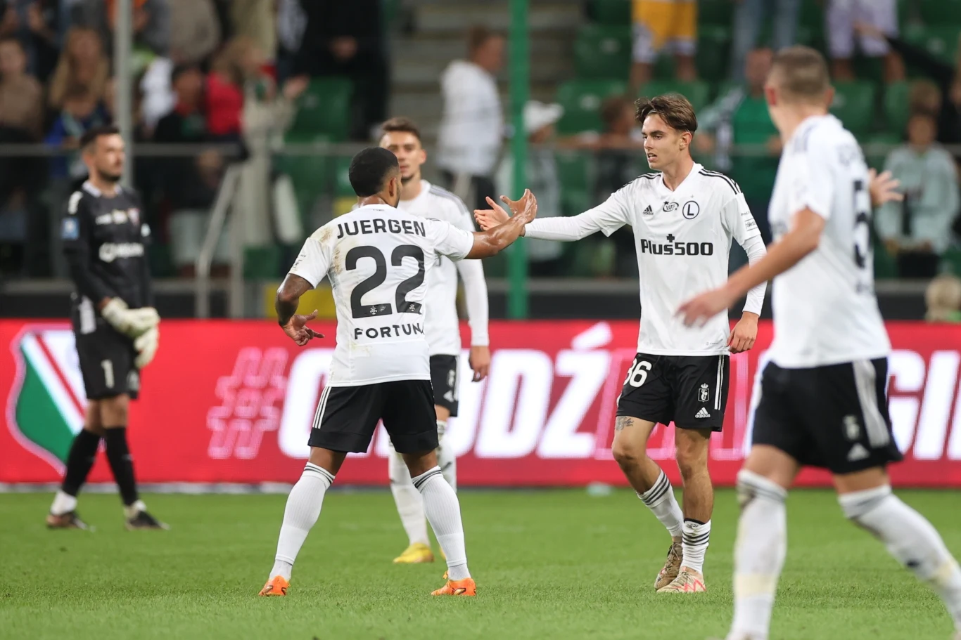 Piłkarze Legii w starciu z Górnikiem Zabrze Piłkarze Legii w starciu z Górnikiem Zabrze
