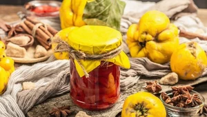Pigwa do herbaty: Przepis bijący na głowę tradycyjny napar z cytryną