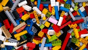 Lego nie będzie używać plastiku z recyklingu. Tłumaczenie zaskakuje