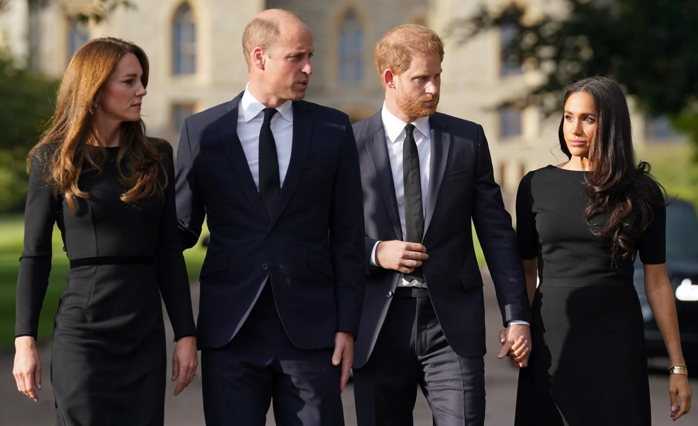 Kate Middleton, książęta William i Harry oraz Meghan Markle Kate Middleton, książęta William i Harry oraz Meghan Markle