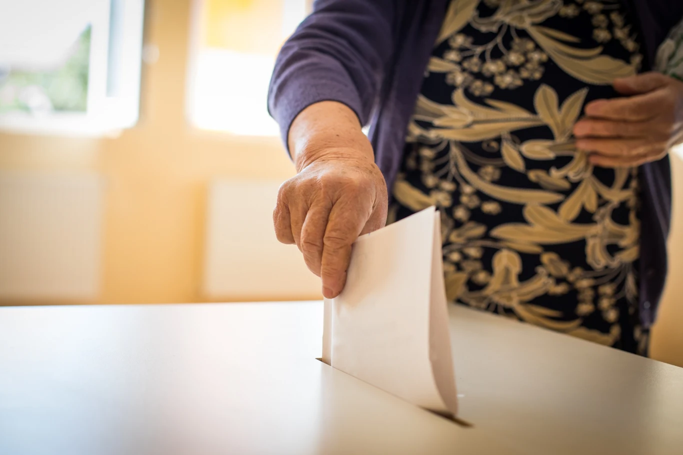 Dlaczego wybory wywołały tak duży stres u wielu obywateli? 15 października 2023 roku Polacy pójdą do urn. Seniorzy są podzieleni