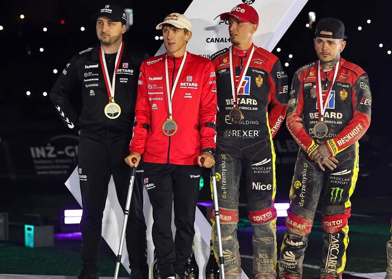 Maciej Janowski, Piotr Pawlicki i Tai Woffinden na podium PGE Ekstraligi 2023.