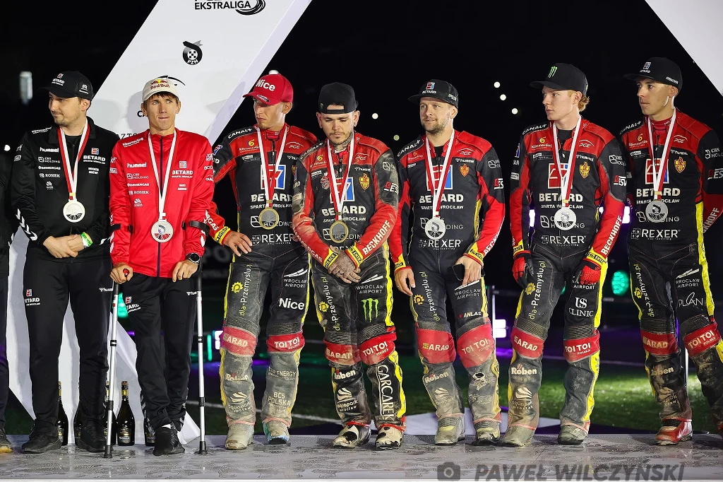 Rozbita Sparta Wrocław na podium PGE Ekstraligi 2023. Rozbita Sparta Wrocław na podium PGE Ekstraligi 2023.