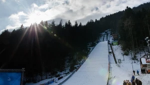 Fani skoków narciarskich mogą odetchnąć z ulgą. Chodzi o znany obiekt