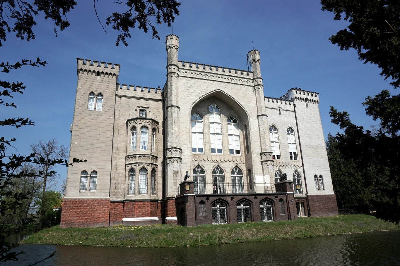 Zamek w Kórniku nawiązuje architekturą do Indii Zamek w Kórniku nawiązuje architekturą do Indii