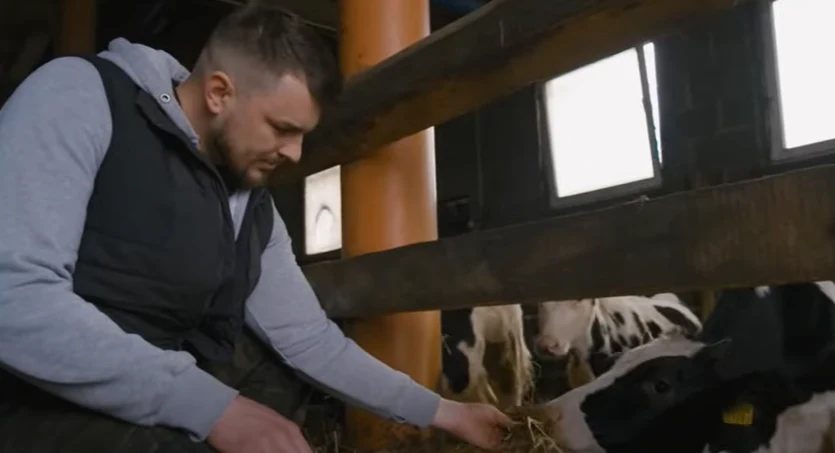 "Rolnik szuka żony". Tak mieszka Artur