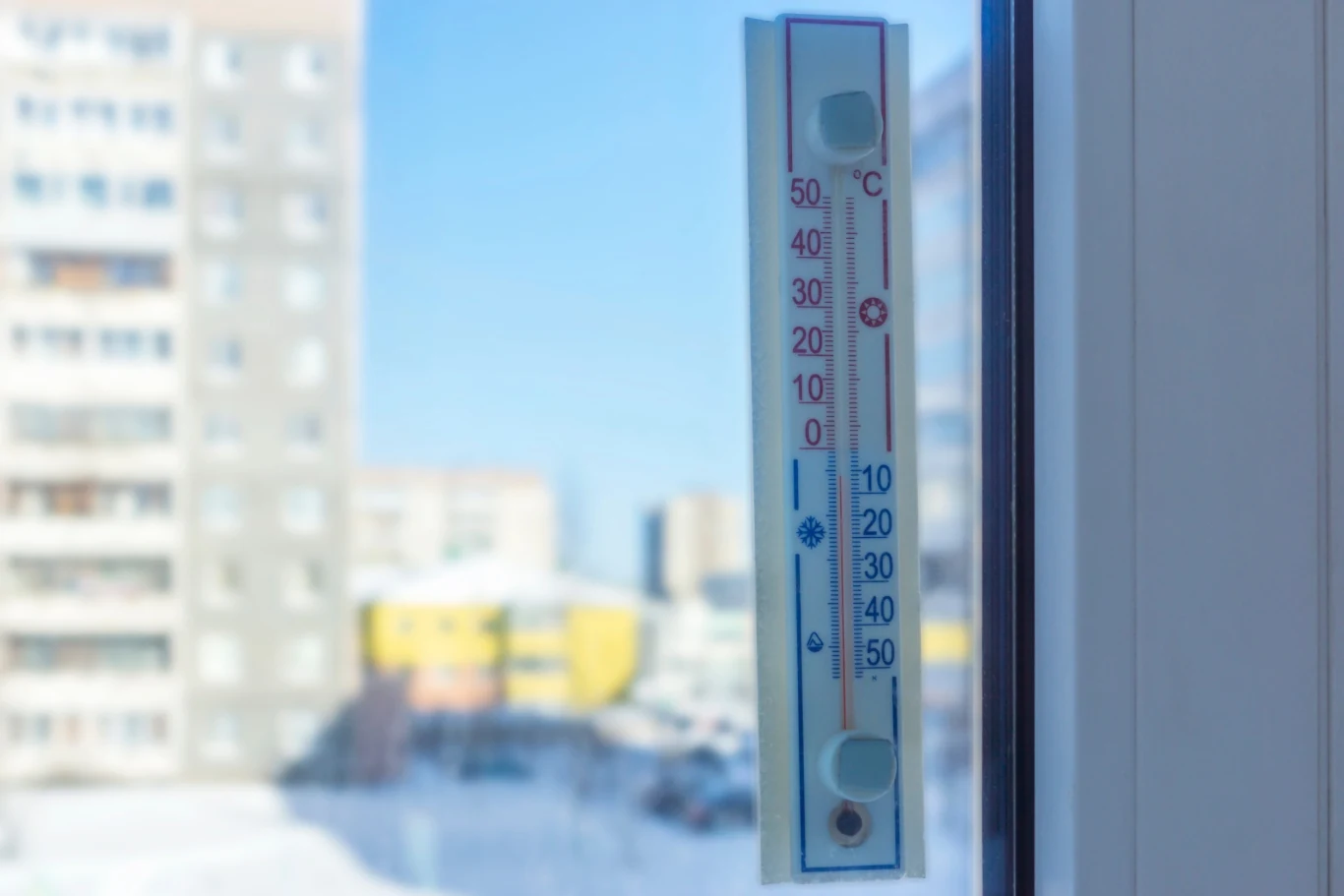 Zdaniem jasnowidza wiosna ma przyjść w okresie od 15 do 20 marca 2026 roku W drugiej połowie października temperatury mają być znacznie niższe