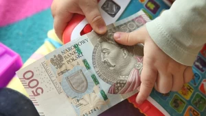 Świadczenie 500 plus zamieni się od 2024 roku na 800 plus