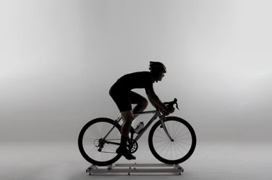 Trenażer rowerowy – idealne rozwiązanie dla miłośników całorocznego kolarstwa