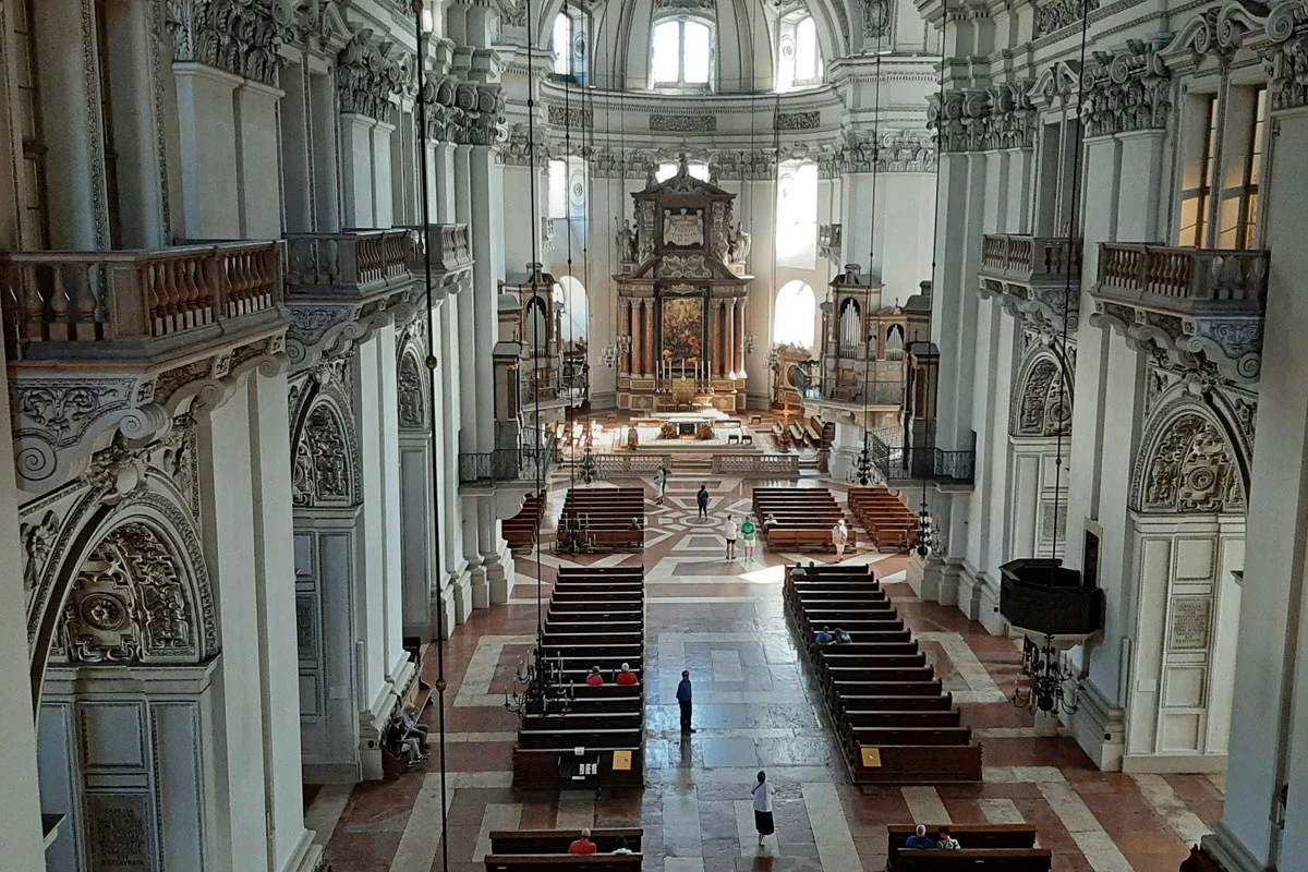 Wnętrze katedry w Salzburgu