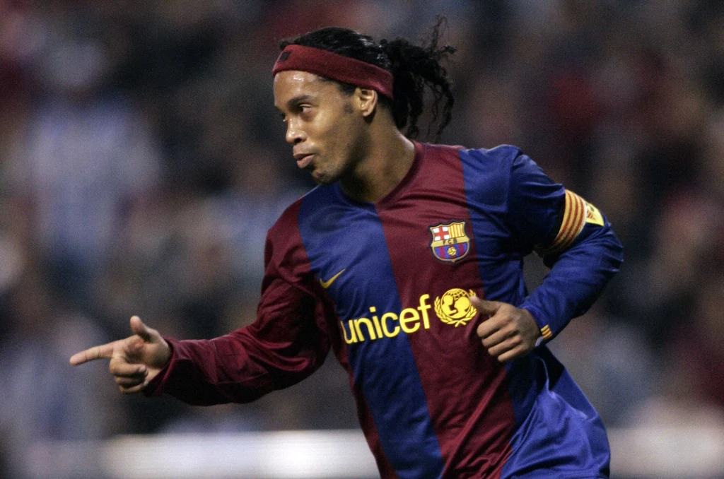 Ronaldinho to jedna z większych legend FC Barcelona Ronaldinho to jedna z większych legend FC Barcelona
