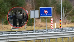 Niemcy zaostrzają kontrole na granicy z Polską. Na zdjęciu grupa migrantów czekająca przed centralnym ośrodkiem rejestracji osób ubiegających się o azyl w Berlinie (fot. East News/Markus Schreiber/Associated Press)