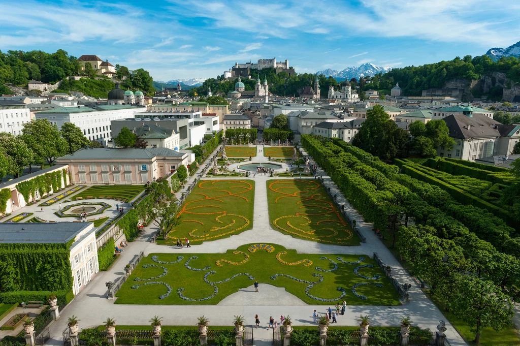Salzburg, widok na ogrody Mirabell, w tle twierdza, Fot. Tourismus Salzburg, Breitegger Günter