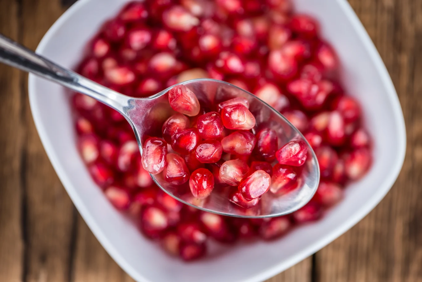 Pestki granatu to też idealny dodatek do deserów, ciast czy sałatek