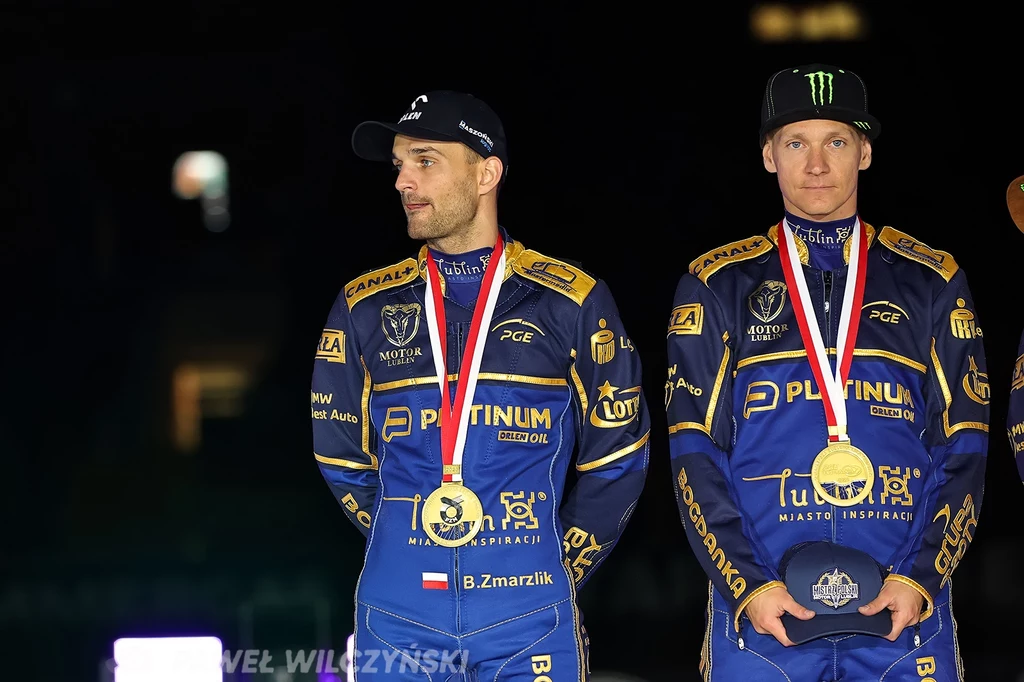 Bartosz Zmarzlik i Fredrik Lindgren ze złotymi medalami. Bartosz Zmarzlik i Fredrik Lindgren ze złotymi medalami.