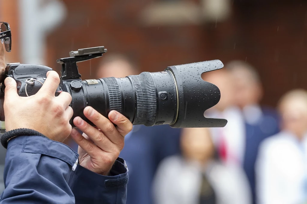 Według przyjętej nowelizacji, fotografowanie niektórych miejsc może skończyć się dla nas aresztem lub karą grzywny.