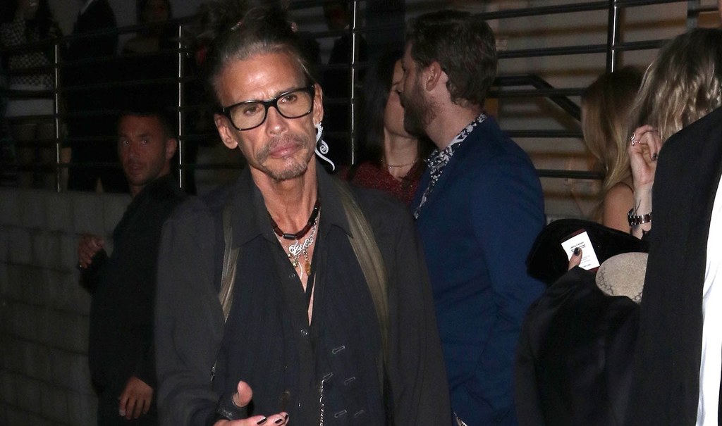 Steven Tyler nie może występować po przejściu wokalnego urazu