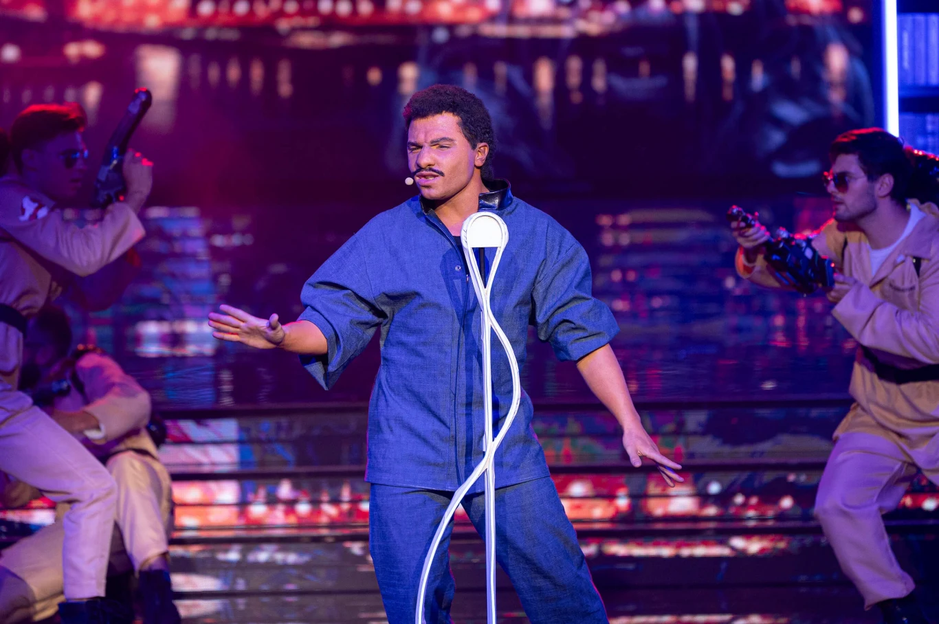 "Twoja Twarz Brzmi Znajomo". Jakub Gąsowski jako Ray Parker JR