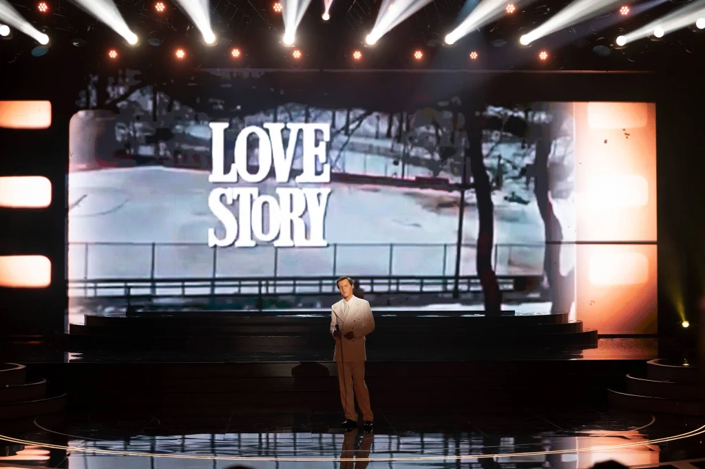 "Twoja Twarz Brzmi Znajomo". Marcin Januszkiewicz jako Andy Wiliams "Twoja Twarz Brzmi Znajomo". Marcin Januszkiewicz jako Andy Wiliams