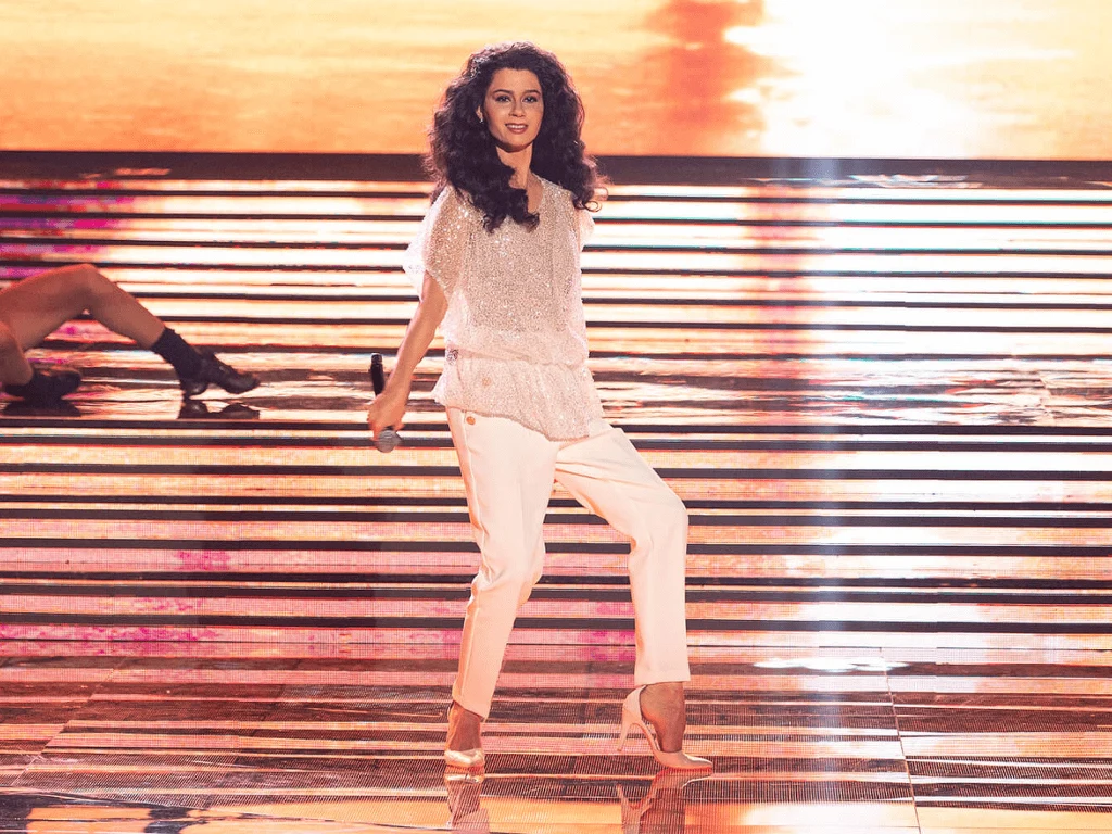 "Twoja Twarz Brzmi Znajomo". Pola Gonciarz jako Irene Cary "Twoja Twarz Brzmi Znajomo". Pola Gonciarz jako Irene Cary