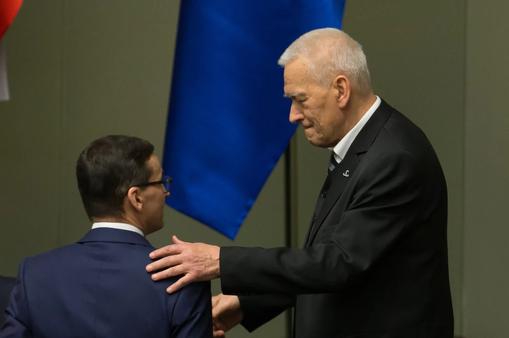 Premier Mateusz Morawiecki i Kornel Morawiecki w Sejmie w 2017 roku Premier Mateusz Morawiecki i Kornel Morawiecki w Sejmie w 2017 roku